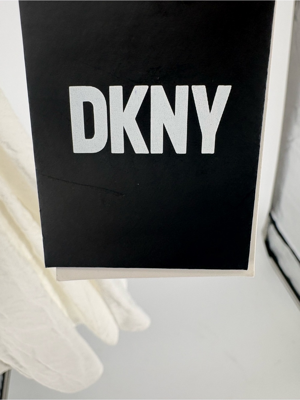 New DKNY white dress retail $149 size 8 - Picture 4 of 6